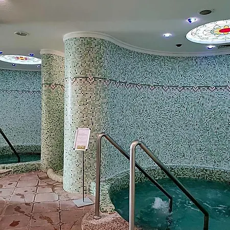 Carbona 105 Aparthotel 4*